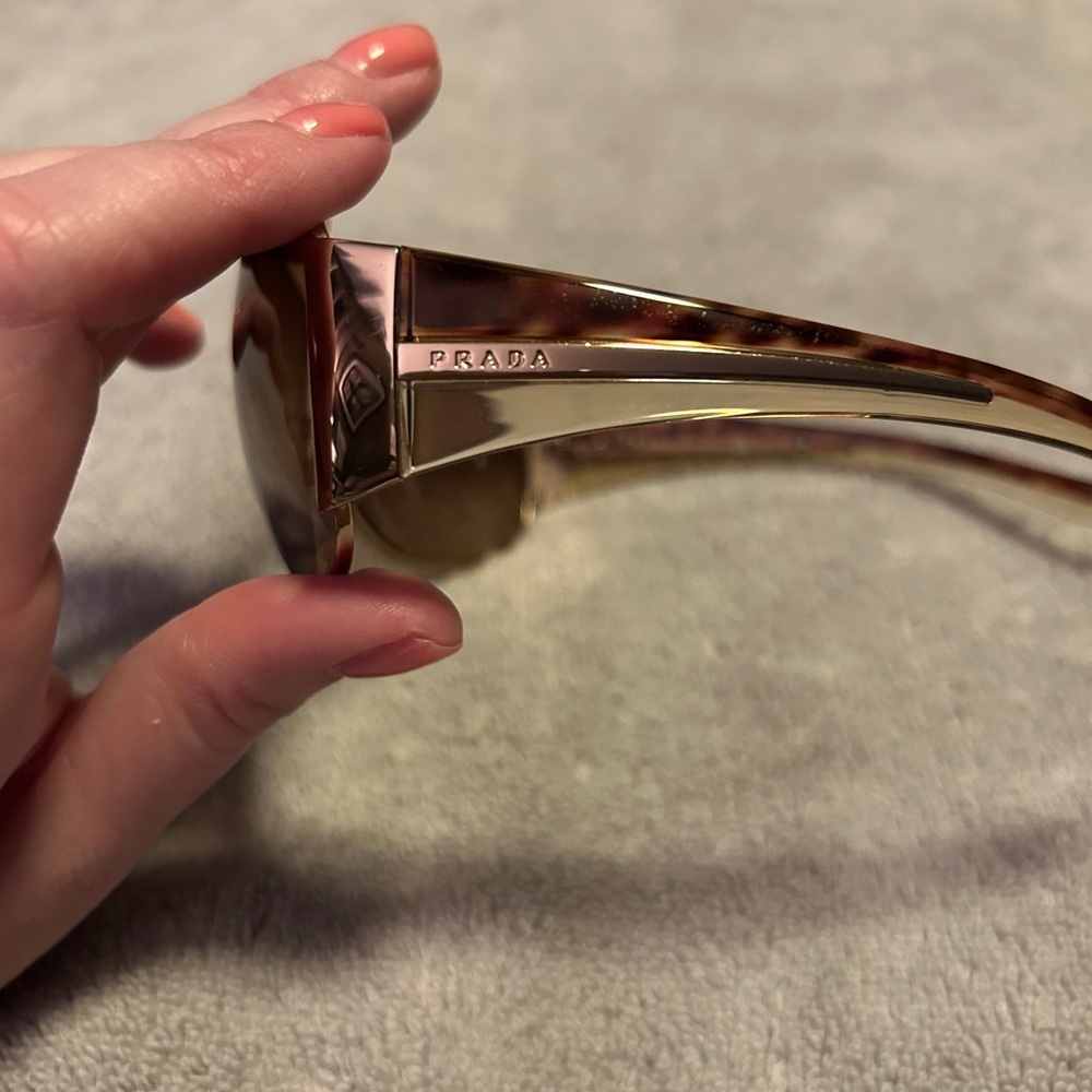Prada Amber ( lens) Sunglasses w/ case 🌺 - Picture 2 of 13